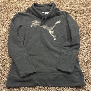 Women’s puma crewneck size medium